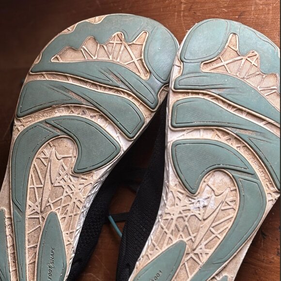 Altra Sneakers size 7/38 - Picture 2 of 4